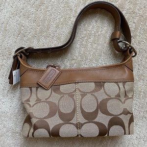 Coach Signature Jacquard Shoulder Bag *New without tag* in Khaki F13359